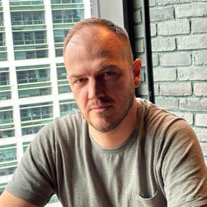 Алексей Иванов