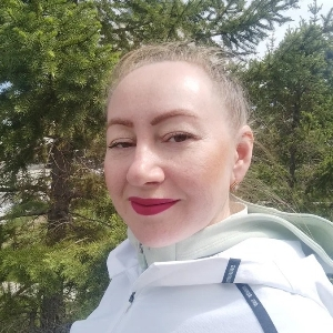 Елена Непомнящая