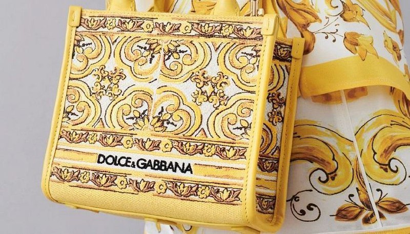 Dolce & Gabbana рассматривает возможность открытия капитала для новых инвесторов
Такое решение может ознаменовать новый исторический этап компании, остававшейся в руках своих основателей с момента соз... | Сетка — социальная сеть от hh.ru