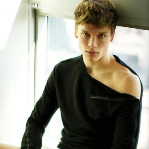 Миша Наумов