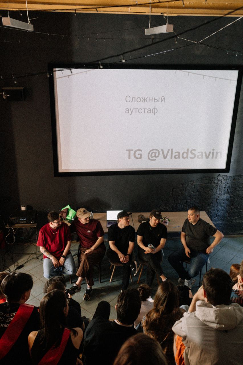 ААААаааааААААААААААААААААААААААААААААА. У нас фотки с Последнего звонка в Качалке пришли. Божечки, как же это круто.
Кто был — ищите себя тут: https://disk.yandex.ru/d/JiDk2N7k-L5ksA | Сетка — социальная сеть от hh.ru