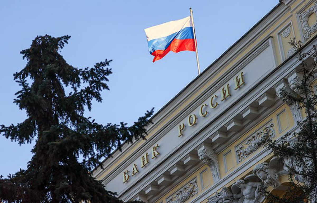 КАК ТЕПЕРЬ ЦБ БУДЕТ СЧИТАТЬ КУРС?
Банк России придумал новую методику расчёта курса доллара и евро, узнали Ведомости | Сетка — социальная сеть от hh.ru