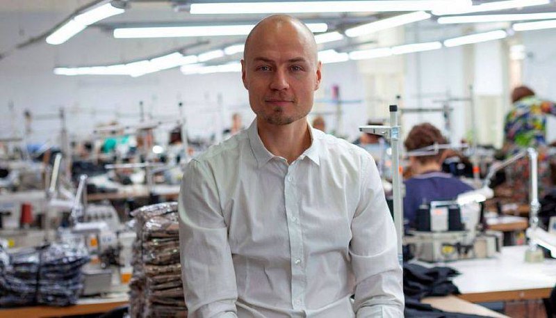 Фонд «ТилТех Капитал» выкупил сеть женской одежды Noun
Доля основателя бренда Семена Пименова (54,5%) полностью перешла к фонду 9 июля, что подтвердил представитель «ТилТех Капитал» | Сетка — социальная сеть от hh.ru