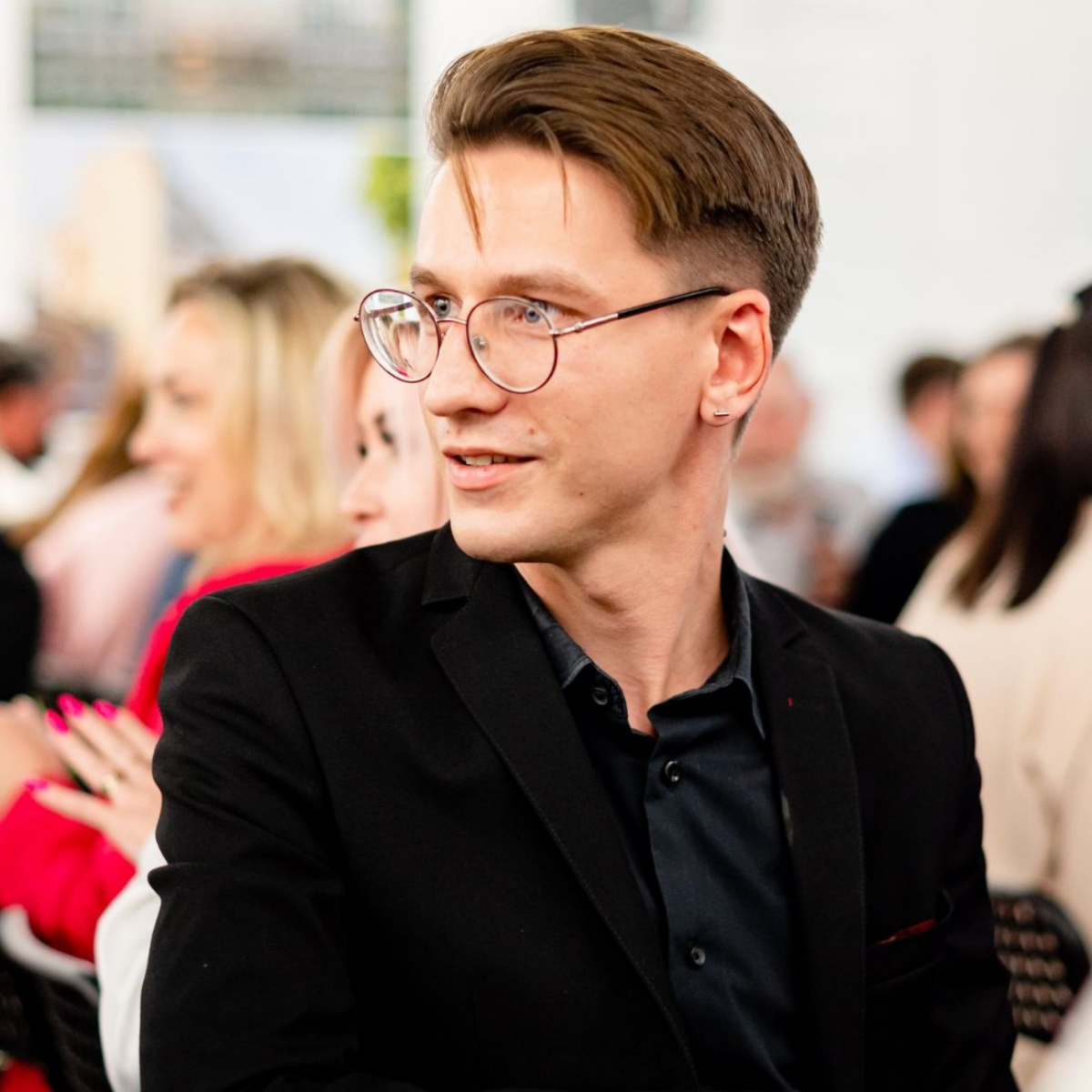 Денис Железнов