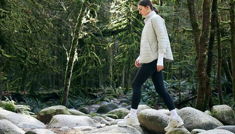 Lululemon обвиняют в гринвошинге
Группа активистов подала коллективный иск на спортивный бренд Lululemon, в котором обвиняет его в намеренном введении покупателей в заблуждение на тему экологически чи... | Сетка — социальная сеть от hh.ru