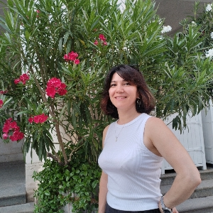 Лаура Кузакян