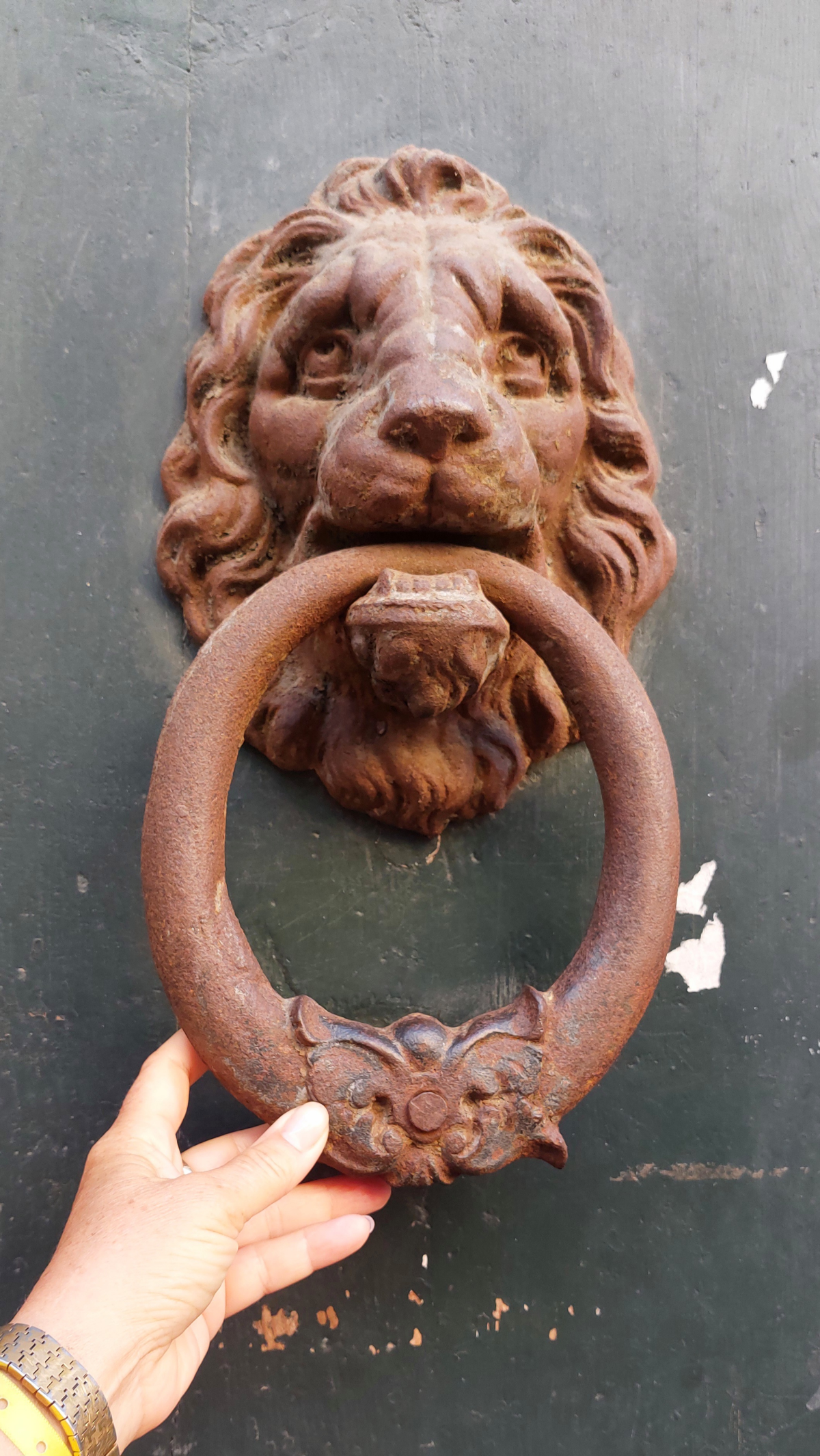 ИИ ?
В моей любимой работе не нужны возможности многих нейросетей.
Каждый винтажный или антикварный предмет имеет свои особенности,  свои нюансы | Сетка — социальная сеть от hh.ru