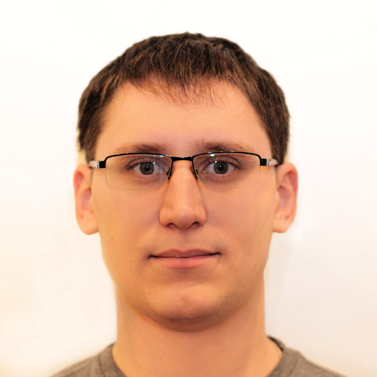 Максим Попов