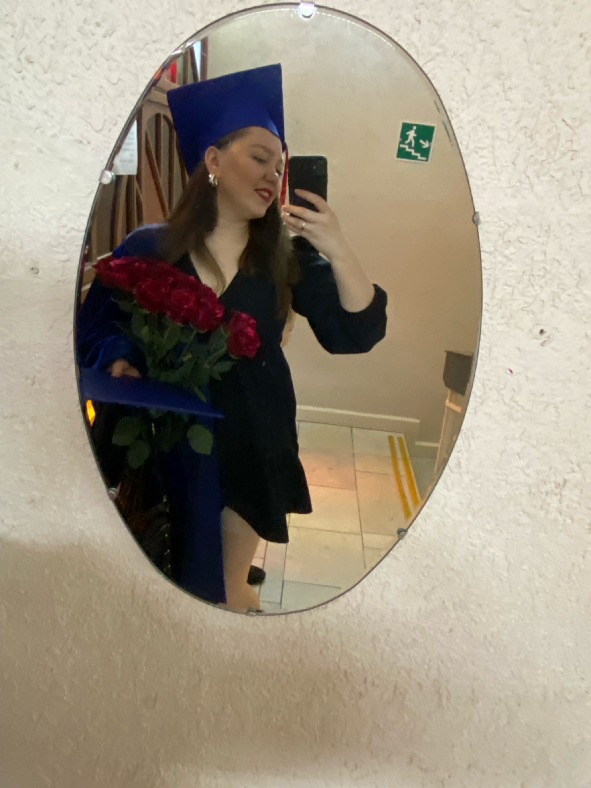 Ну что ж. Все хотят прийти на готовое, на заполненный профиль.
Поэтому начну постепенно писать пост-знакомство о себе | Сетка — социальная сеть от hh.ru