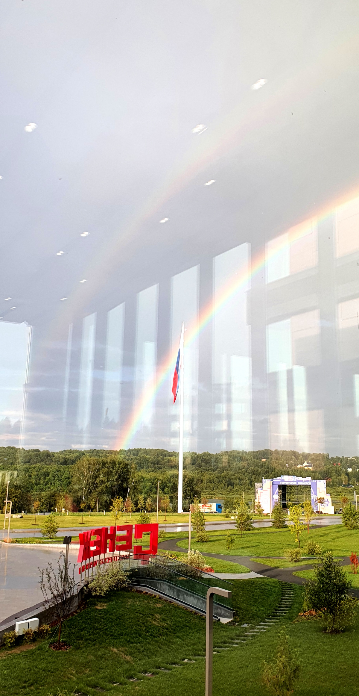 Завершающий днь очного обучения программы "Женщина-Лидер" был полностью посвящен социальному проектированию.
По традиции  - цитаты.
Мария Афонина
"Есть социальный лифт, а есть социальная лестница | Сетка — социальная сеть от hh.ru