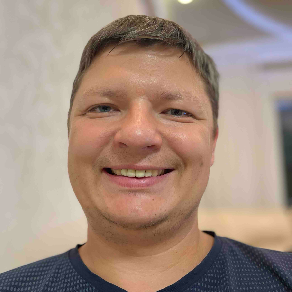 Денис Лощинин