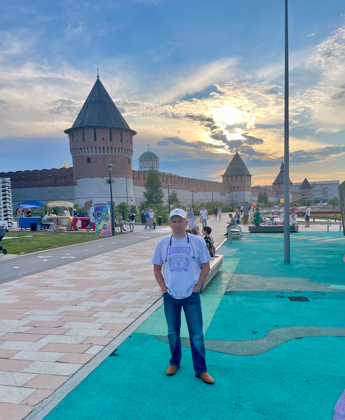 Покорить любой город, начать с начала или заново! Везде как дома, после тренинга, который вы пройдете у меня!
🏘️ Строю дома 
🏡 Помогу купить, продать квартиру, новостройку, дом
📚 Тренинги обучение риэ... | Сетка — социальная сеть от hh.ru