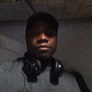 Исмаил Рвейемаму