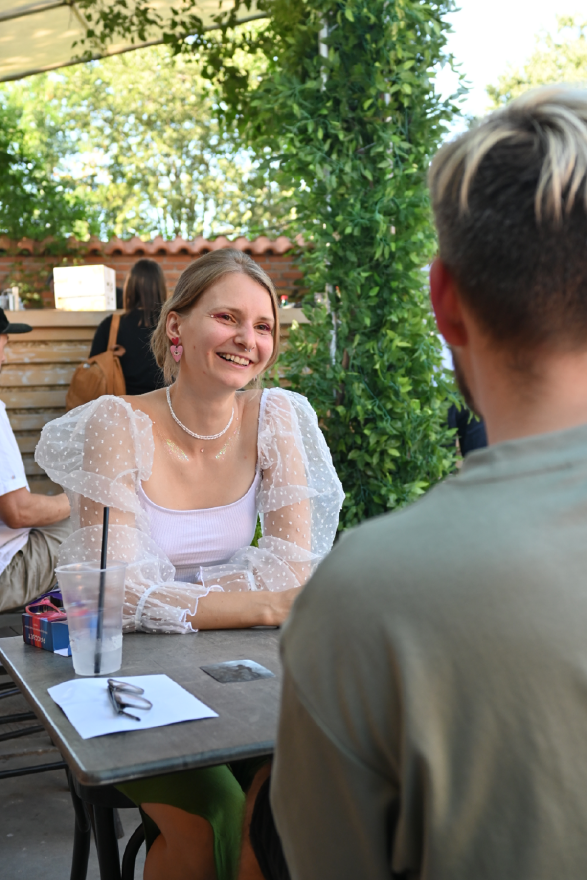 На выходных прошел еще один OPEN AIR ивент от бара Dva Medveda, IT connect и Cider | Сетка — социальная сеть от hh.ru
