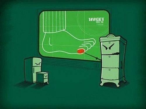 Мой мизинчик 
Короче, шел по коридору с кухни, удар, щелчок, вспышка (в глазах), и резкая боль в мизинце
Пульсирует, опух и нагрелся | Сетка — социальная сеть от hh.ru