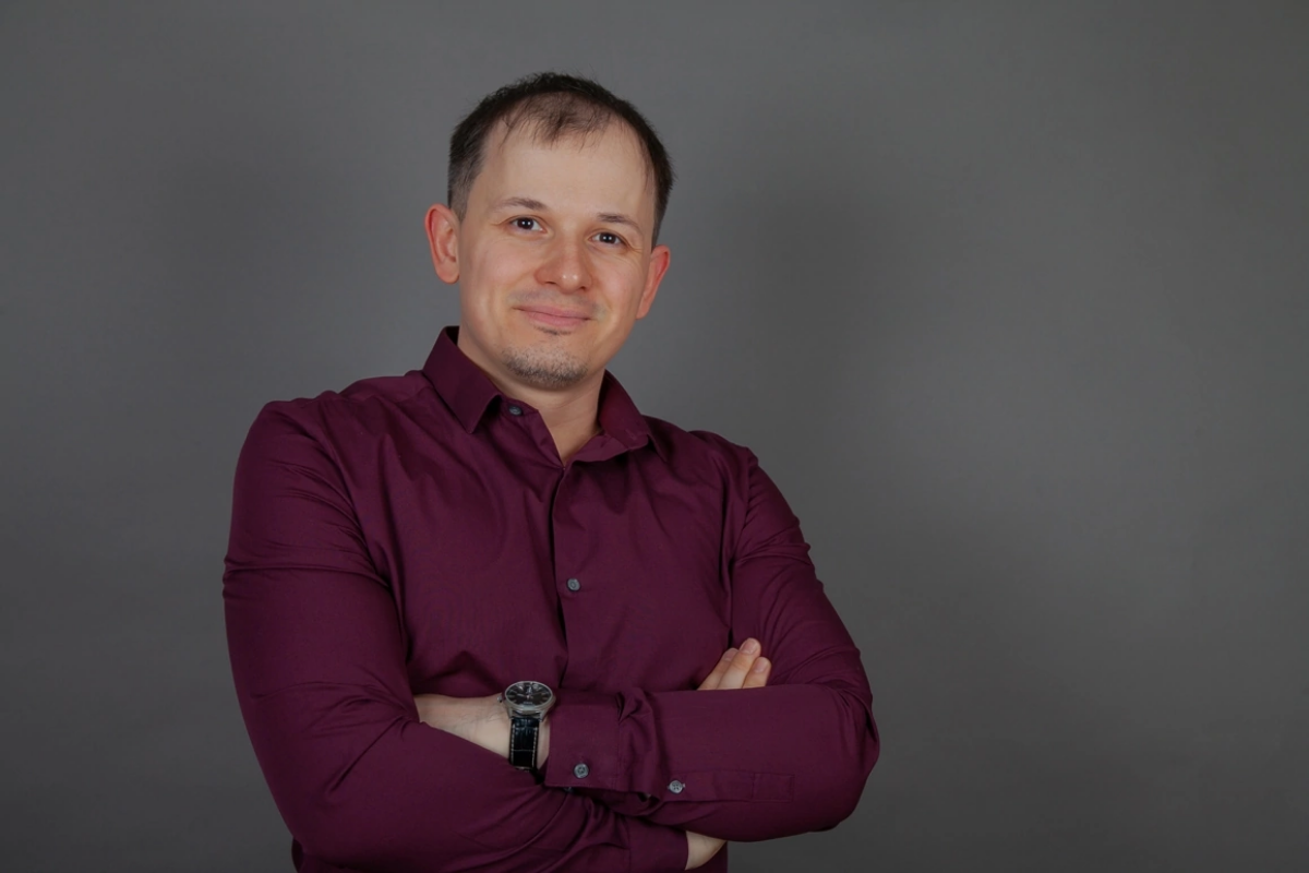 Добрый день, рад со всем познакомиться) Я, Евгений Мирошниченко, фотограф и разработчик презентаций, специализируюсь на промышленной фотографии, создаю презентации продуктов, услуг, проектов и предпри... | Сетка — социальная сеть от hh.ru