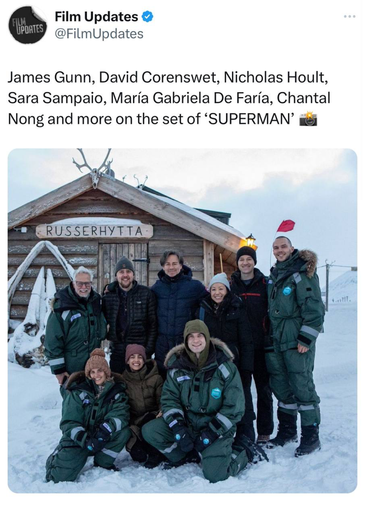 Завершились съемки очередного ремейка «Супермена» режиссера Джеймса Ганна. 
Фото — с первой недели съемок из Норвегии, а сам фильм выйдет в прокат не скоро, 11 июля 2025 года. | Сетка — социальная сеть от hh.ru