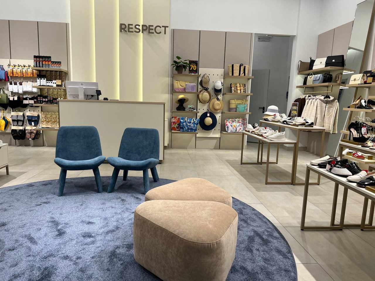 Бренд мужской и женской обуви и аксессуаров Respect открыл флагманский магазин площадью 104,6 кв. метра в Москве в ТРЦ «Саларис» | Сетка — социальная сеть от hh.ru
