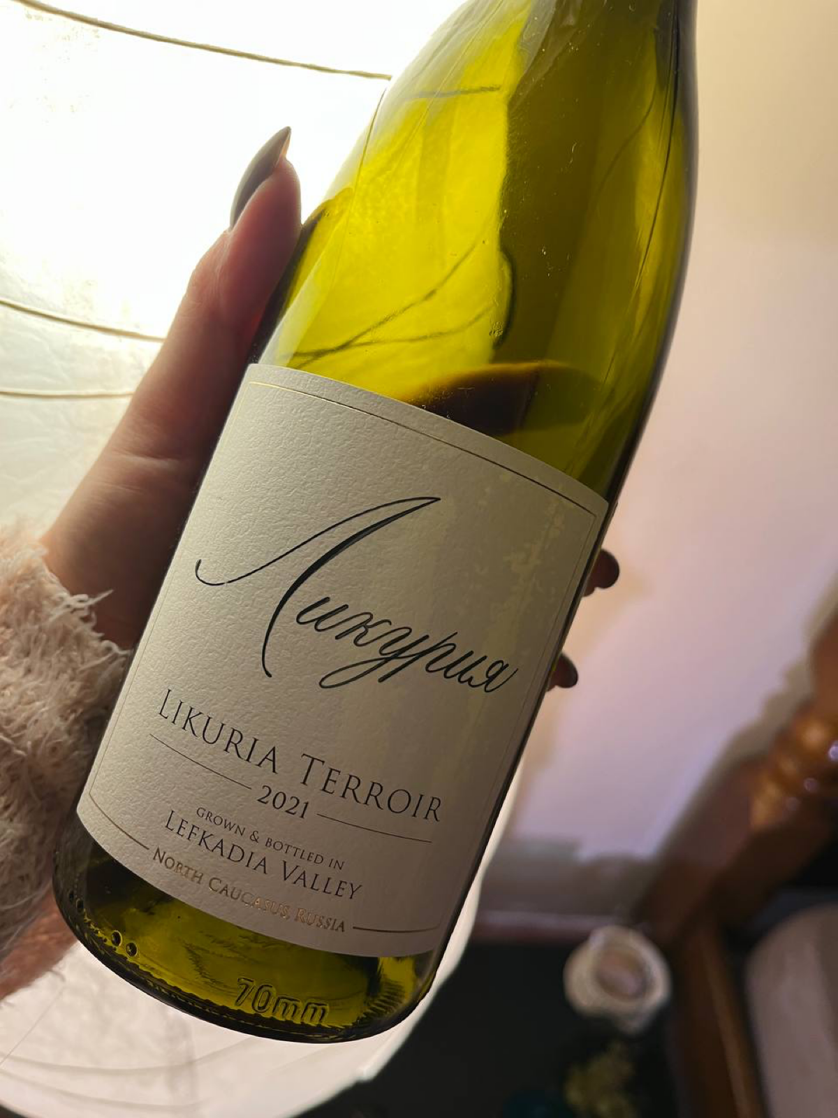 #винодо1000 #белое #россия 
Ликурия Терруар
Белое, сухое
Регион: Краснодарский край, Россия 🇷🇺
Виноград: совиньон, шардоне, вионье
Цена: 599Р (по акции, без - 899Р)
Где: #перекресток
Оценка: 8/10, на ... | Сетка — социальная сеть от hh.ru