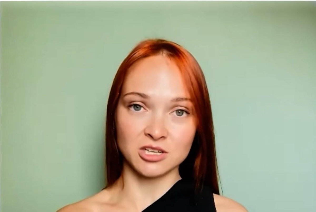 Я люблю залипнуть в Youtube, наверняка, вы тоже, иногда смотрю как профайлер, сейчас попалось шоу на ТНТ "Свадьба вслепую".
На 2 минуте вижу это. Посмотрите фото, на слове Отношения  эмоция презрения | Сетка — социальная сеть от hh.ru