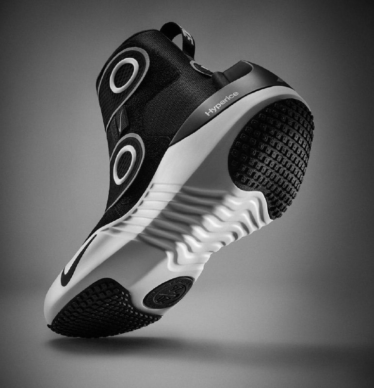 Такие кроссовки мы берем. Nike заколлабились с Hyperice и сделали специальные массажные кроссовки. Система будет работать так, что она будет согревать и массировать стопу сжатым воздухом | Сетка — социальная сеть от hh.ru