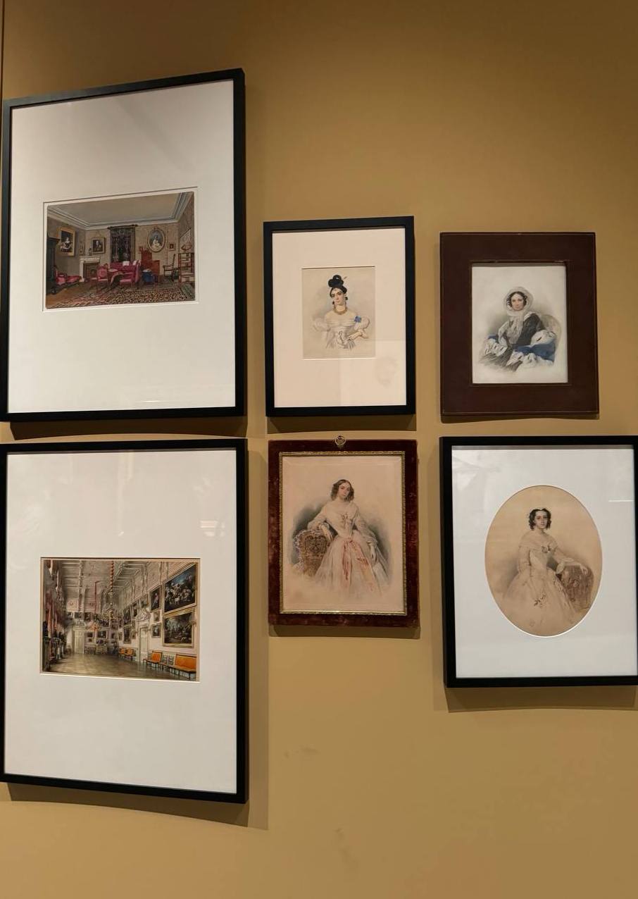 Глянец 
В эту пятницу решили сделать что-то необычное и прокрасться в мир гламурных прошлых эпох | Сетка — социальная сеть от hh.ru