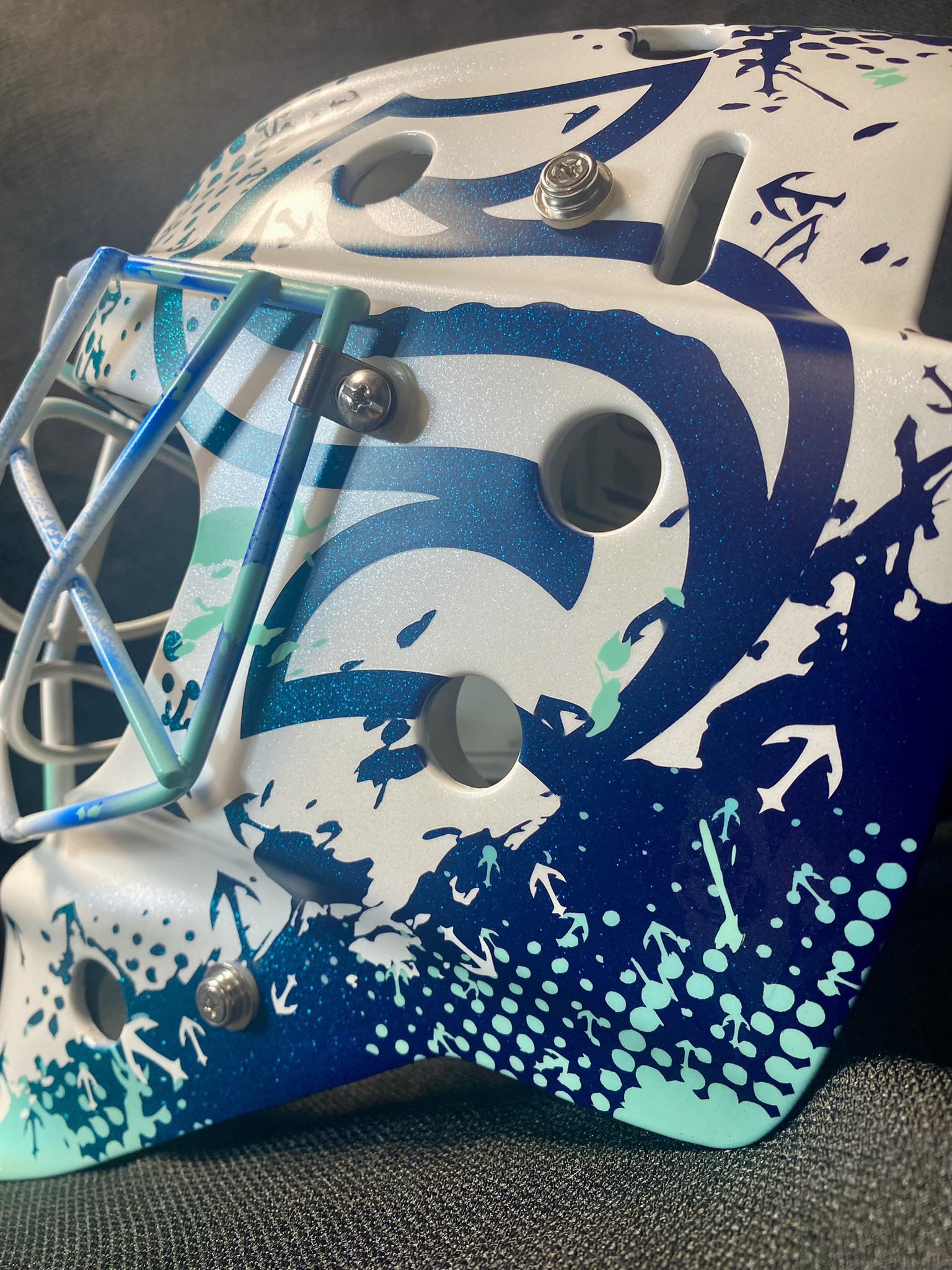 🐠 Новый шлем для Даккорда уже готов
➡️ Чат
#NHL #Сиэтл #НХЛ #хоккей #шлем | Сетка — социальная сеть от hh.ru