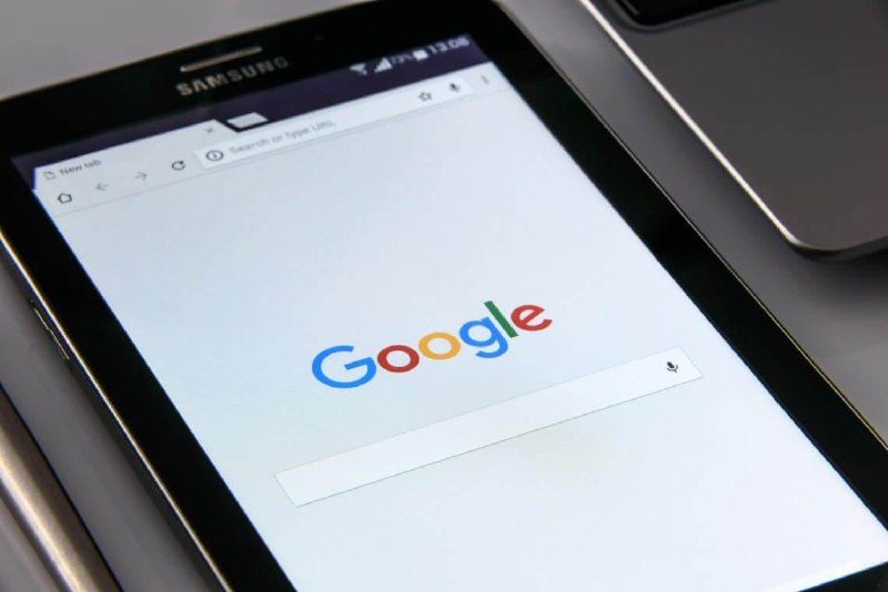 Из-за критики Google удалил спорную рекламу чат-бота Gemini AI | Сетка — социальная сеть от hh.ru