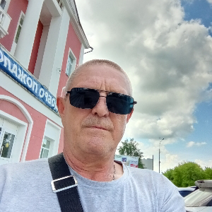 Юрий Глухих