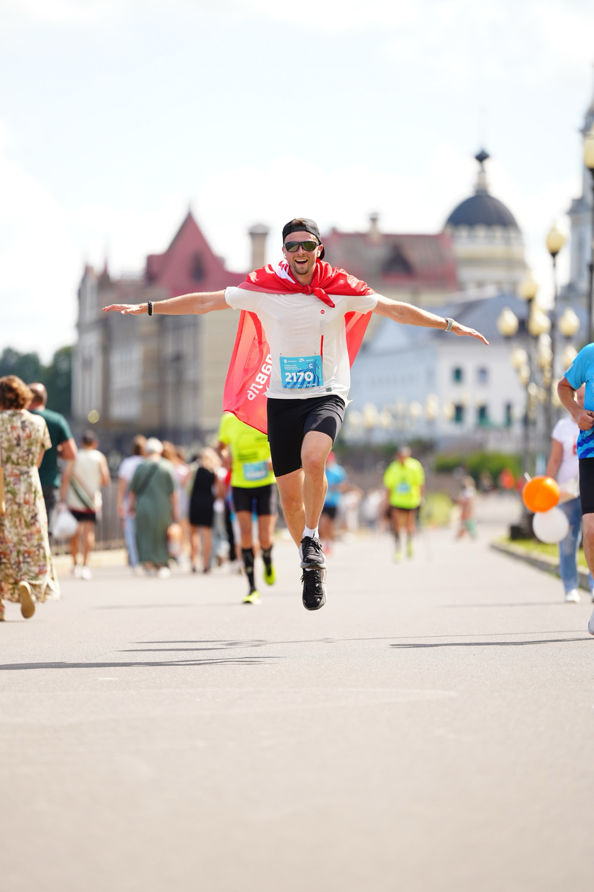 3 августа. Рыбинск. Полумарафон «Великий хлебный путь».
Традиционно, один из самых теплых и солнечных забегов сезона.
Ребята говорят, что, как-то раз, на этом забеге был дождь | Сетка — социальная сеть от hh.ru