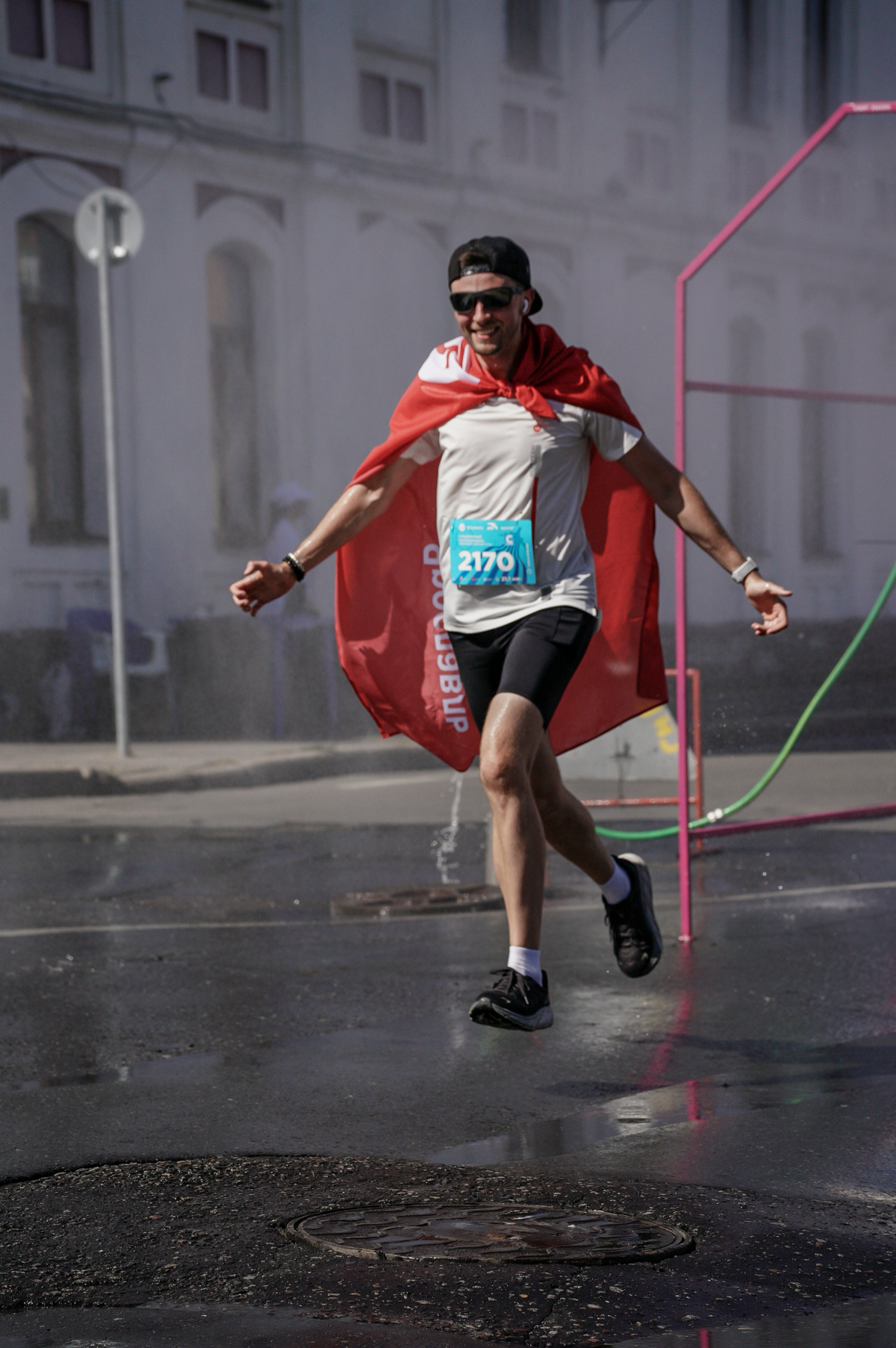 3 августа. Рыбинск. Полумарафон «Великий хлебный путь».
Традиционно, один из самых теплых и солнечных забегов сезона.
Ребята говорят, что, как-то раз, на этом забеге был дождь | Сетка — социальная сеть от hh.ru