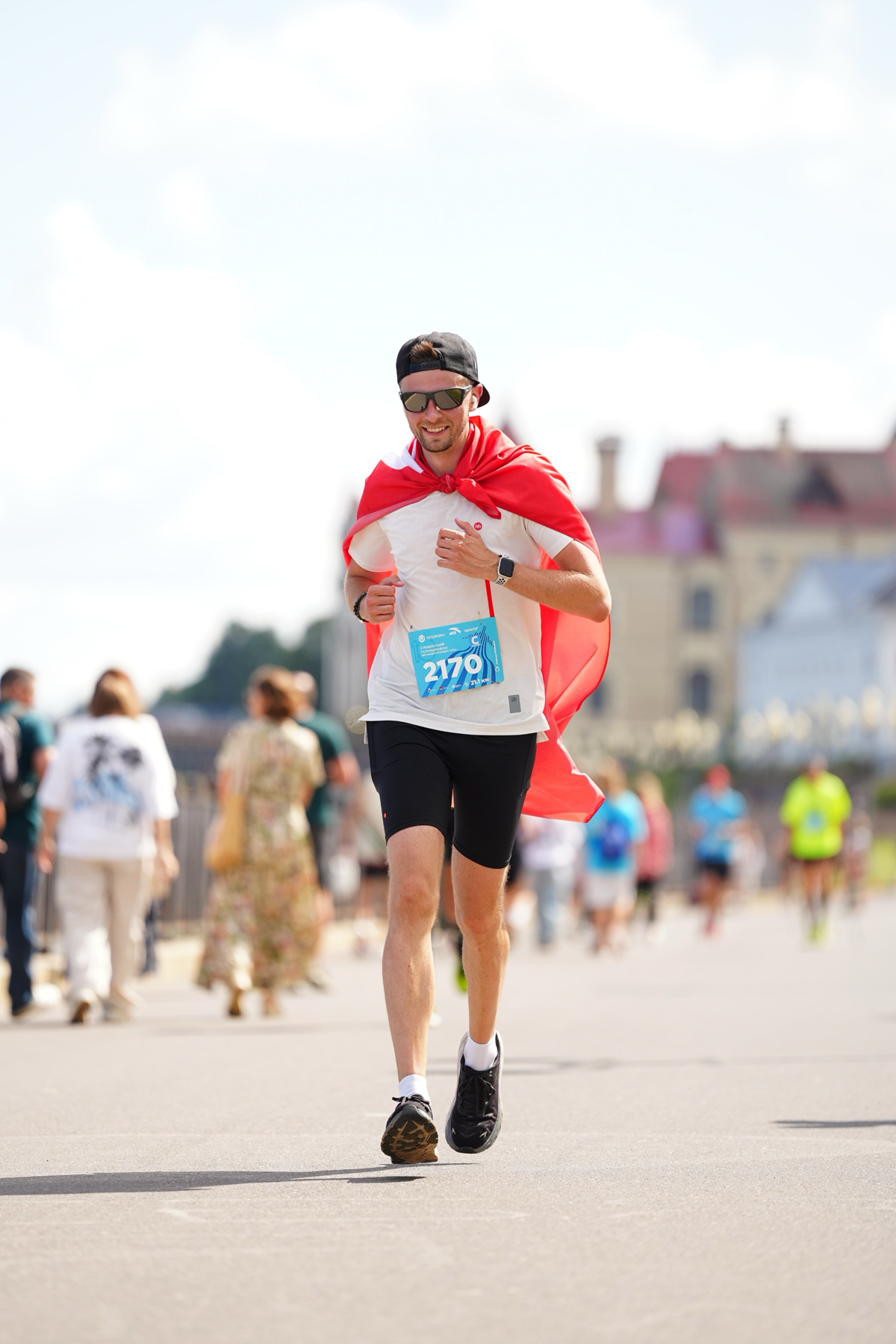 3 августа. Рыбинск. Полумарафон «Великий хлебный путь».
Традиционно, один из самых теплых и солнечных забегов сезона.
Ребята говорят, что, как-то раз, на этом забеге был дождь | Сетка — социальная сеть от hh.ru