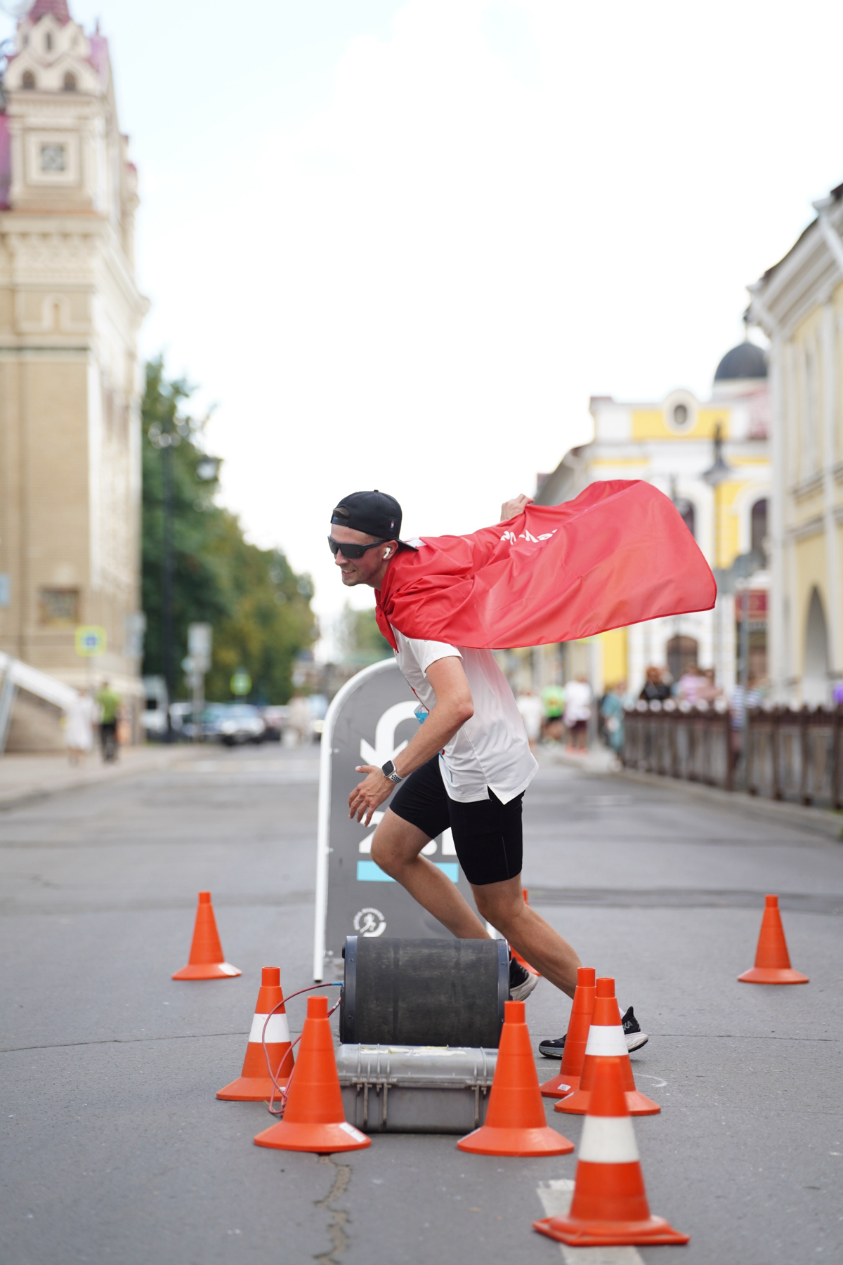 3 августа. Рыбинск. Полумарафон «Великий хлебный путь».
Традиционно, один из самых теплых и солнечных забегов сезона.
Ребята говорят, что, как-то раз, на этом забеге был дождь | Сетка — социальная сеть от hh.ru