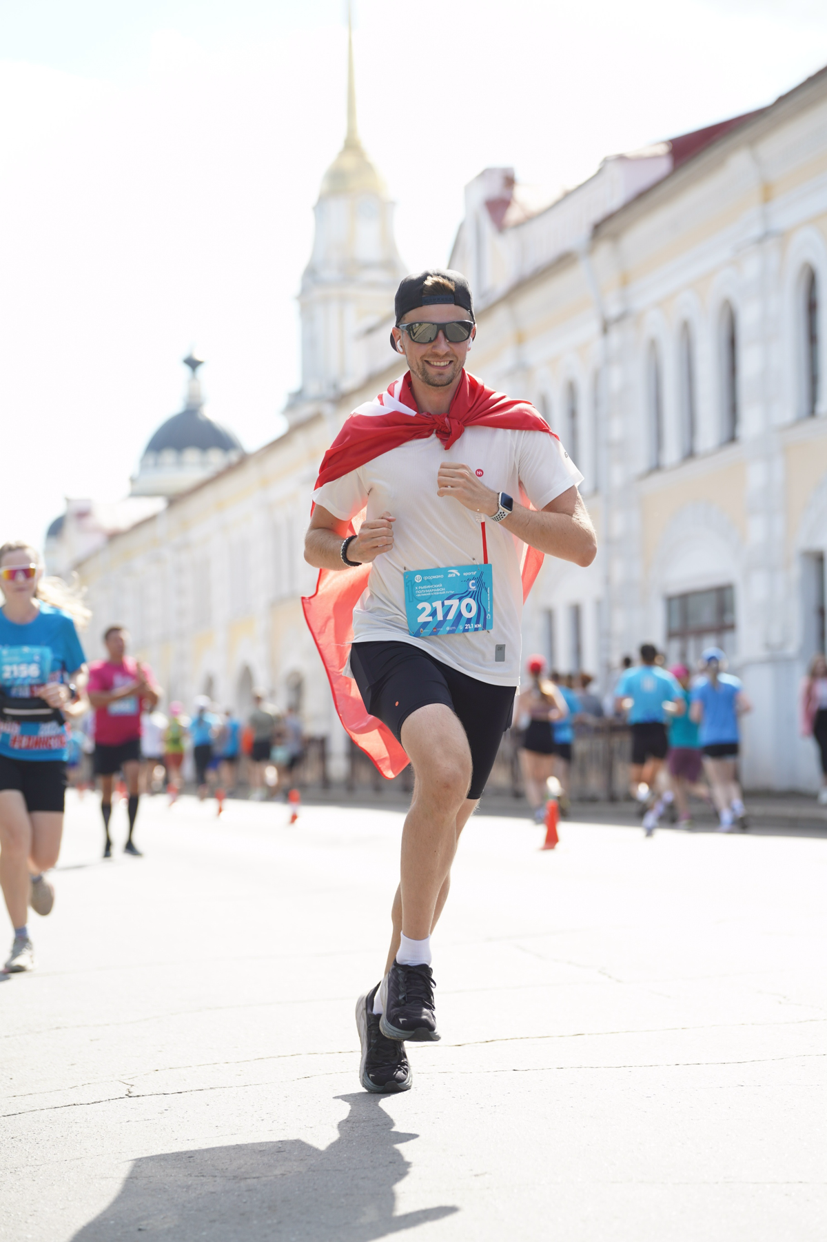 3 августа. Рыбинск. Полумарафон «Великий хлебный путь».
Традиционно, один из самых теплых и солнечных забегов сезона.
Ребята говорят, что, как-то раз, на этом забеге был дождь | Сетка — социальная сеть от hh.ru