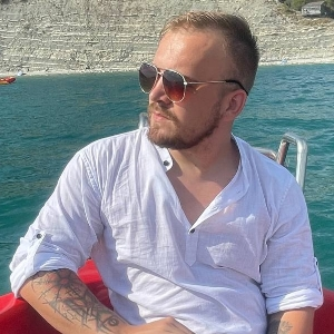 Артем Степанюк | Сетка — социальная сеть от hh.ru