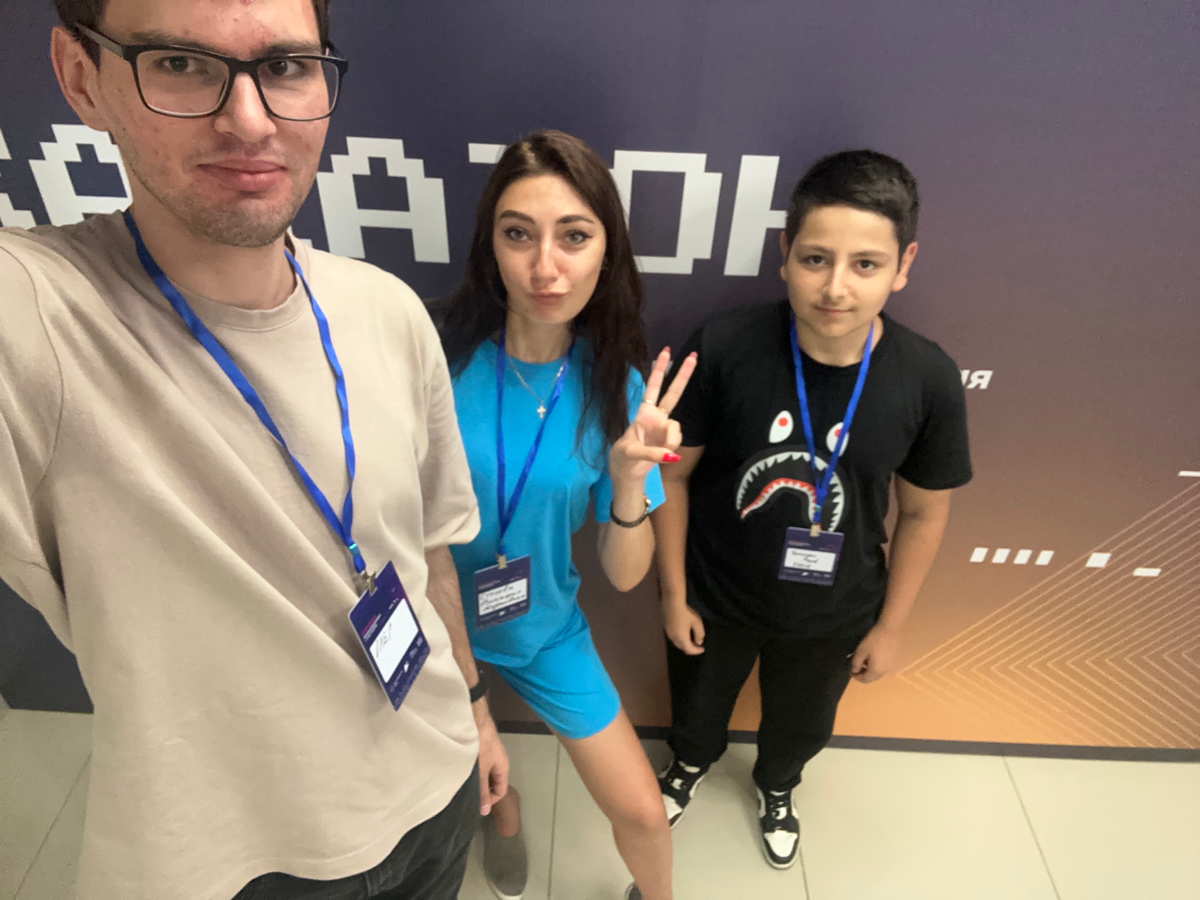 Хакатон 02.08-04.08.2024❤️
Разработка кейса по найму сотрудников в строительной области | Сетка — социальная сеть от hh.ru