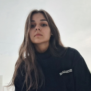 Алина Устинова