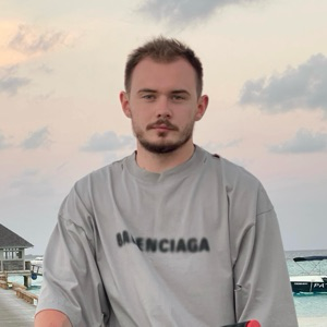 Илья Змазнев