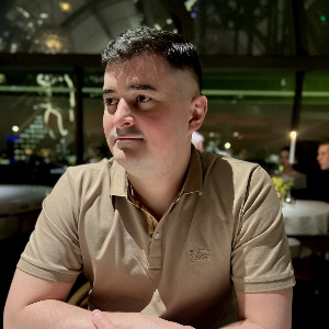 Александр Савельев