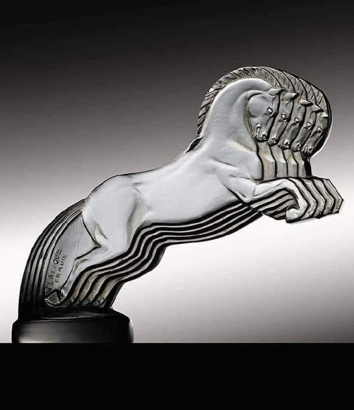 Автомобильный маскот для автомобиля Citroën.
Рене Лалик, 1925 г.
#искусствовнезапного | Сетка — социальная сеть от hh.ru
