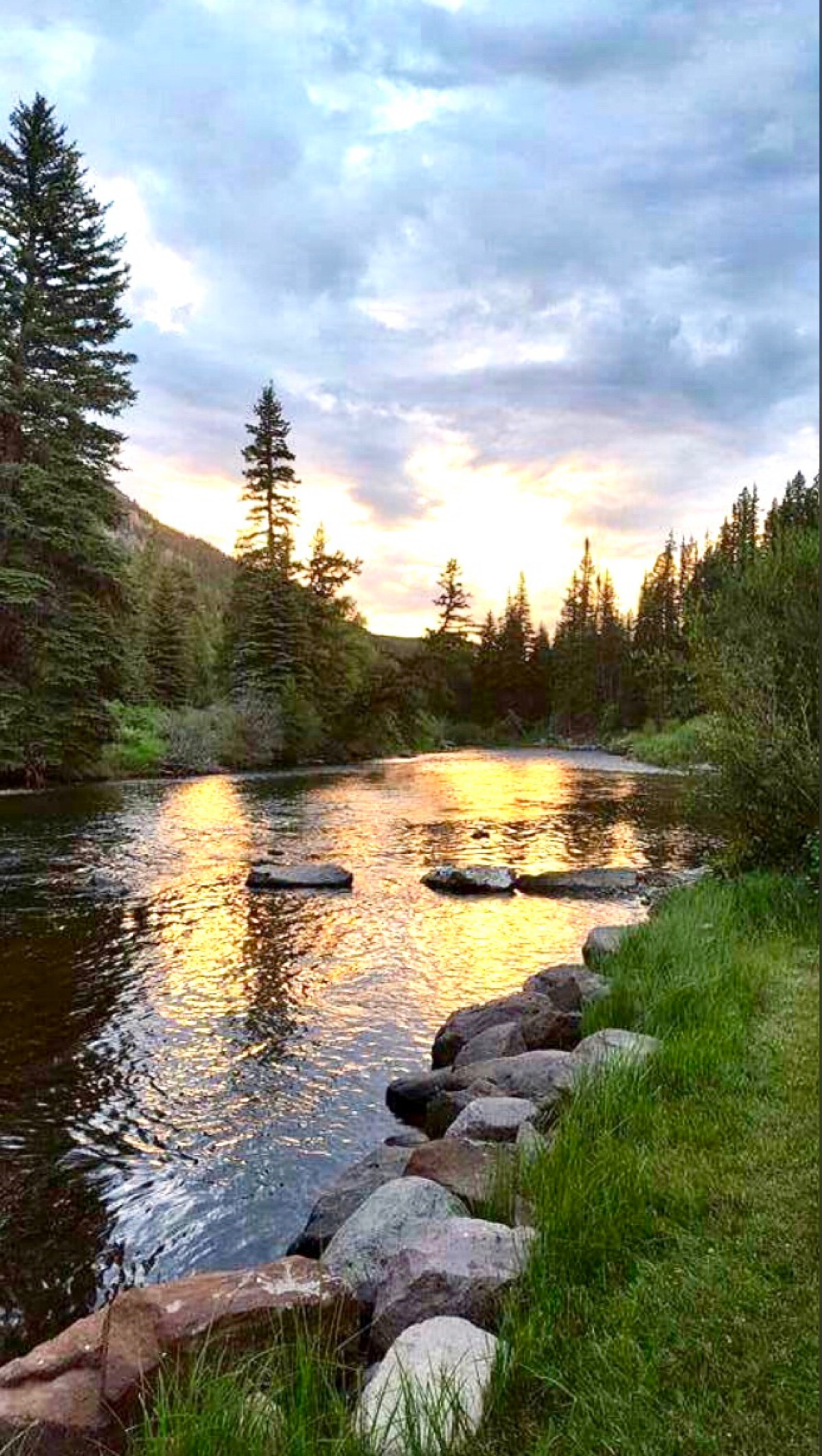 Без природы никуда 🏔
💚 https://t.me/zestforlive
#жаждажизни | Сетка — социальная сеть от hh.ru