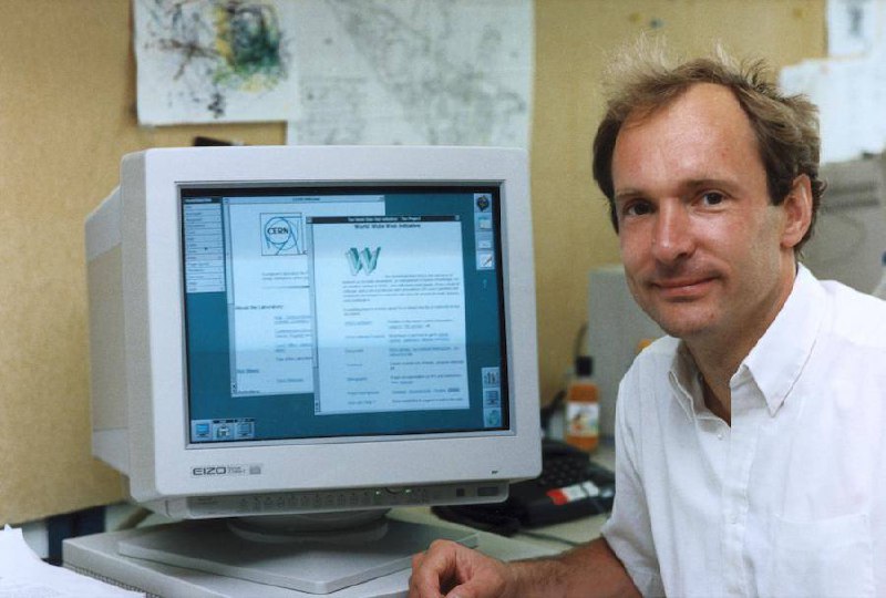 6 августа 1991 года отмечается как день запуска первого веб-сайта на адресе info.cern.ch | Сетка — социальная сеть от hh.ru