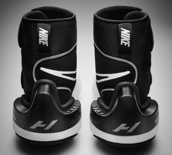 ⛹️‍♂️Умная спортивная одежда от Nike!
Nike и бренд Hyperice представили высокотехнологичные кроссовки Nike x Hyperice Boots и жилет Nike x Hyperice Vest | Сетка — социальная сеть от hh.ru
