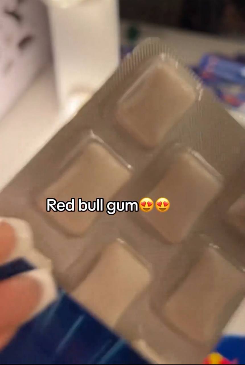 Энергетики теперь в виде жвачек: бодрящую резинку с Red Bull нашли в магазинах Таиланда. Судя по отзывам, она и правда бодрит, только вот на вкус напоминает типичные лекарства от кашля | Сетка — социальная сеть от hh.ru