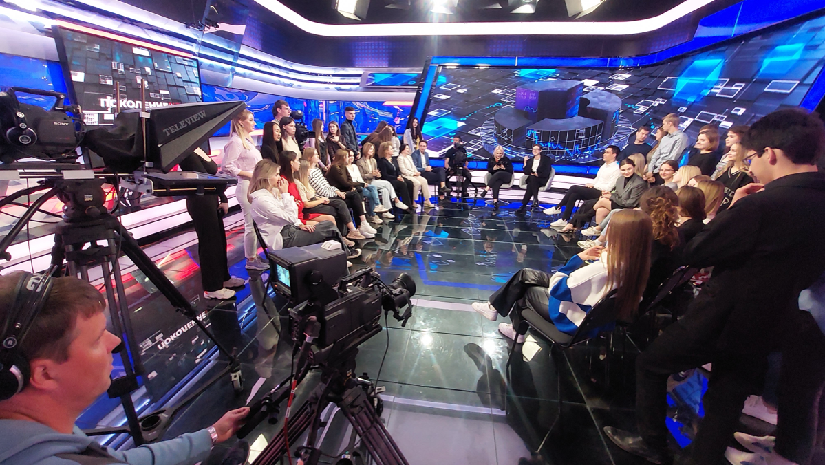 всем привет! меня зовут миша и мне 22 года. вот уже более 2-х лет мы с командой занимаемся развитием «ассоциации региональной молодежи» и делаем много полезного для нашего общества | Сетка — социальная сеть от hh.ru