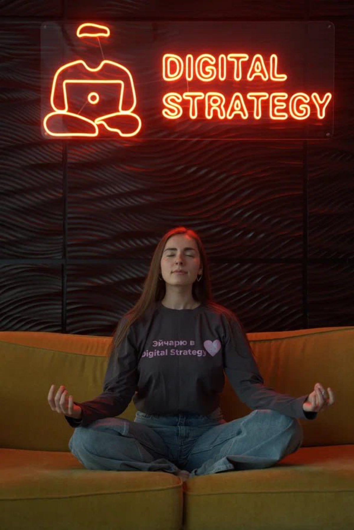 Сегодня подниму животрепещущую тему – почему работодатели не указывают в вакансиях зарплатную вилку?
Совсем недавно читала об этом у какого-то более известного канала, чем мой 🤭 | Сетка — социальная сеть от hh.ru