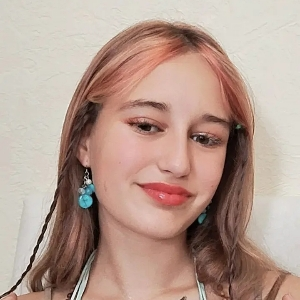 Лиза Ку