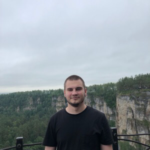 Айназ Султанов