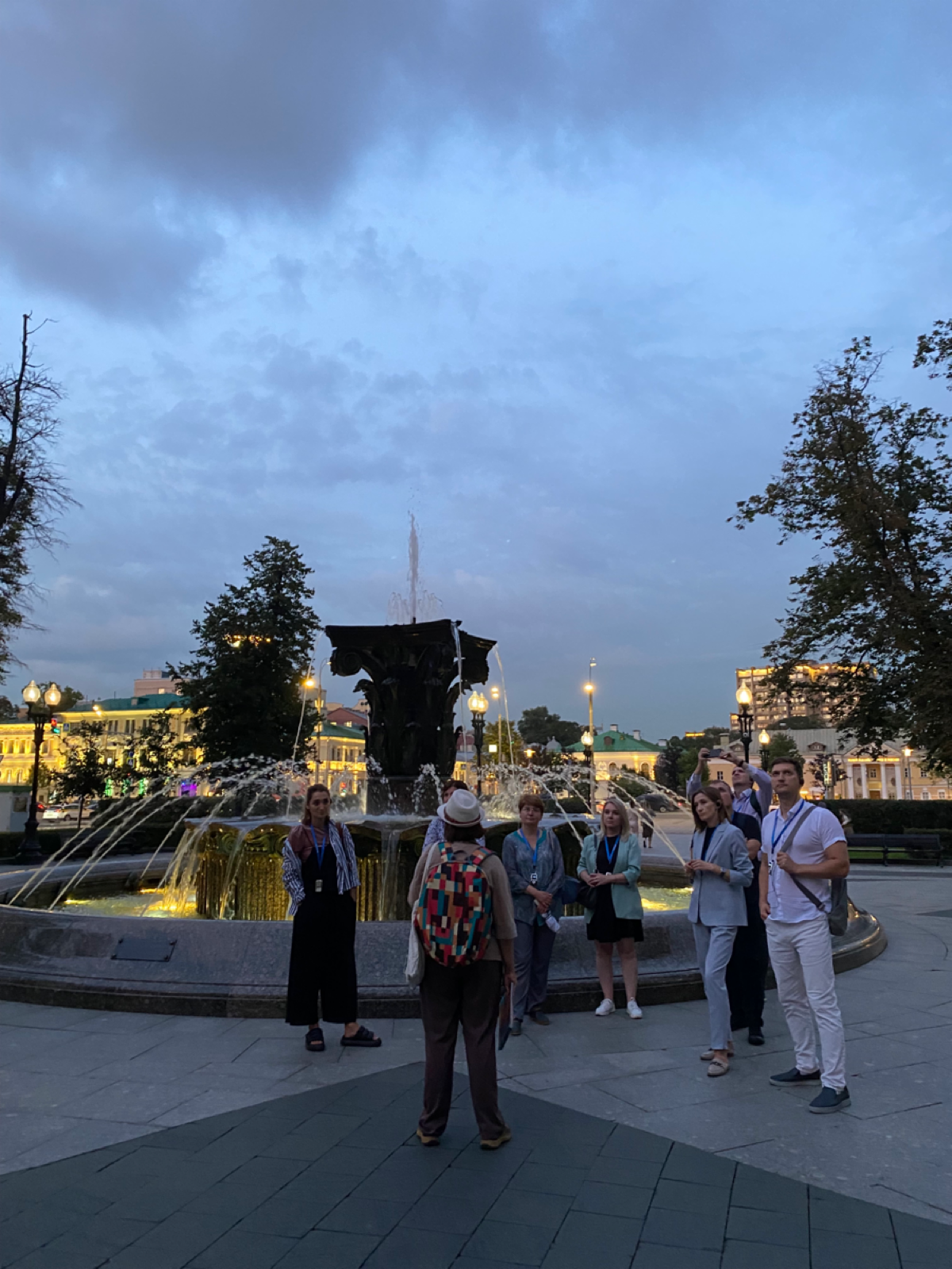 На этой неделе завершили цикл пеших экскурсий по району, в котором работаем и проводим сейчас большую часть жизни.
Больше 2 часов гуляли со Светланой Костиной к востоку от офиса Туризм | Сетка — социальная сеть от hh.ru