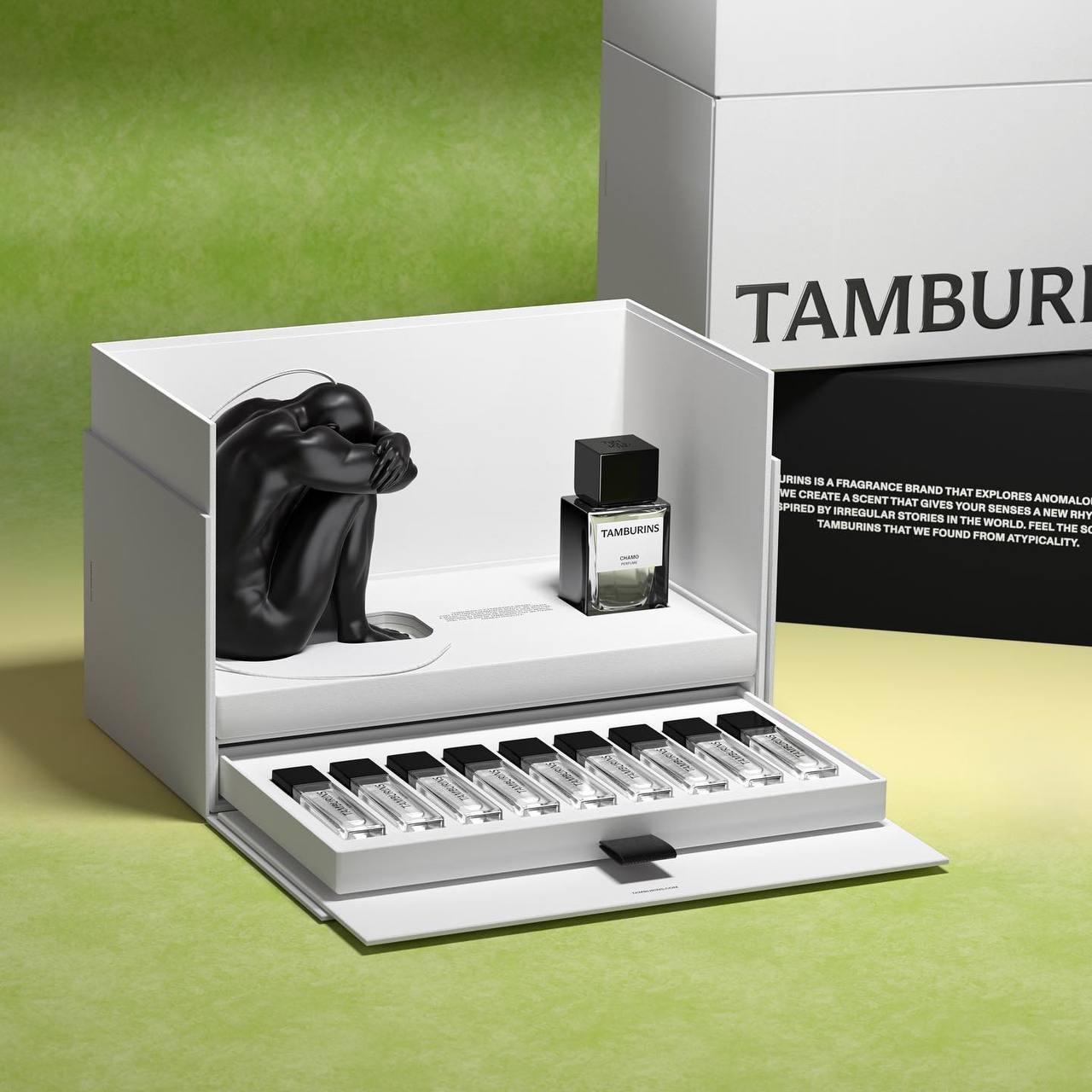 бренд Tamburins вообще отлетевший на креатив…
каждый запуск — настоящий перформанс с бешенными инсталляциями, декором и проработкой всевозможных деталей на 360°, включая тестеры с пакетами | Сетка — социальная сеть от hh.ru